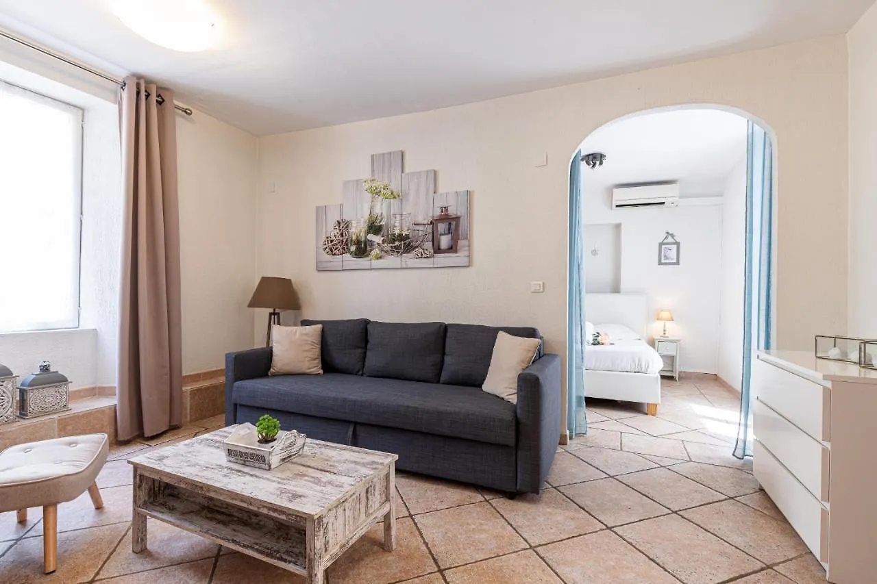 Cozy 1 Bdr At Nice Port contacts